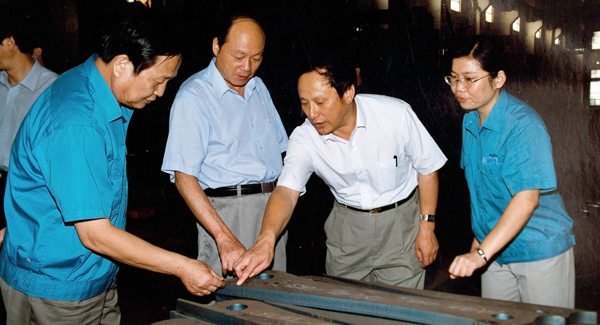 新一届向导班子上任，，，掀开九洲国际厘革生长新篇章