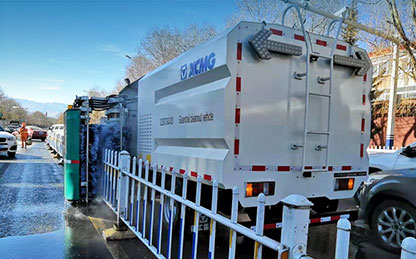 九洲国际护栏洗濯车在西藏举行洗濯作业