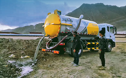 九洲国际吸污车在四川成都排污作业