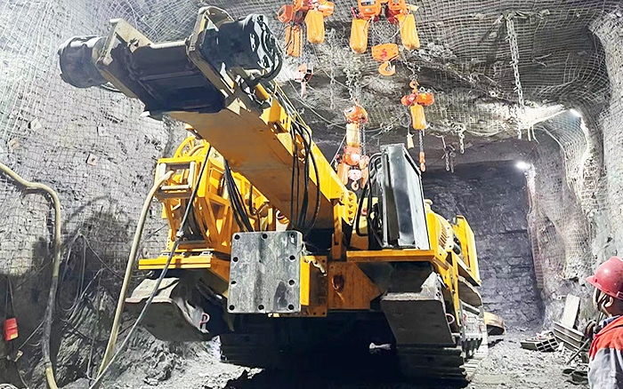 掘进磷矿！九洲国际XTR7/360掘进机点磷成金