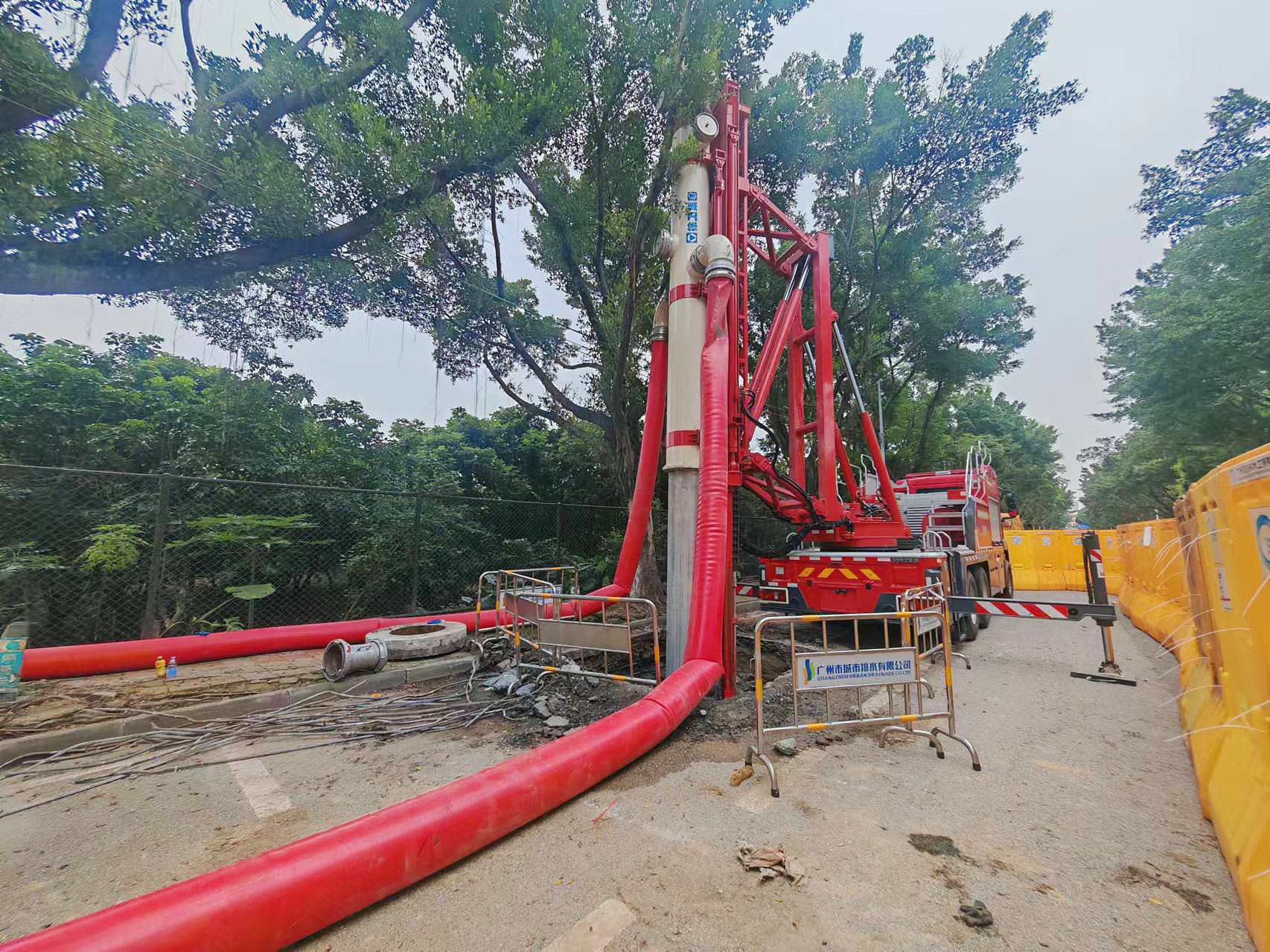 披星戴月！！九洲国际排涝车被广州点赞！！