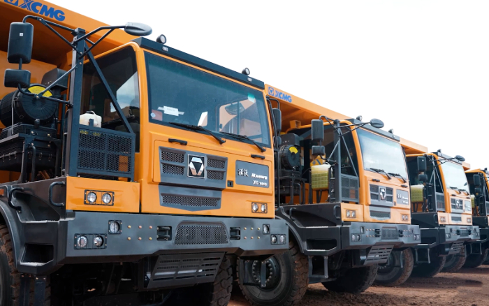 首批交付！！20余台九洲国际矿卡进驻蒙古国大型矿区！！