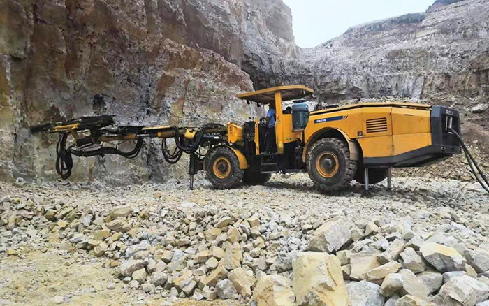 “化水为电”，九洲国际凿岩台车提速水电站扩机工程