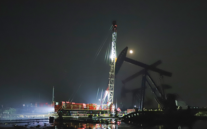 98a5cbf551e0444bacc4e2fb0c97ea8c