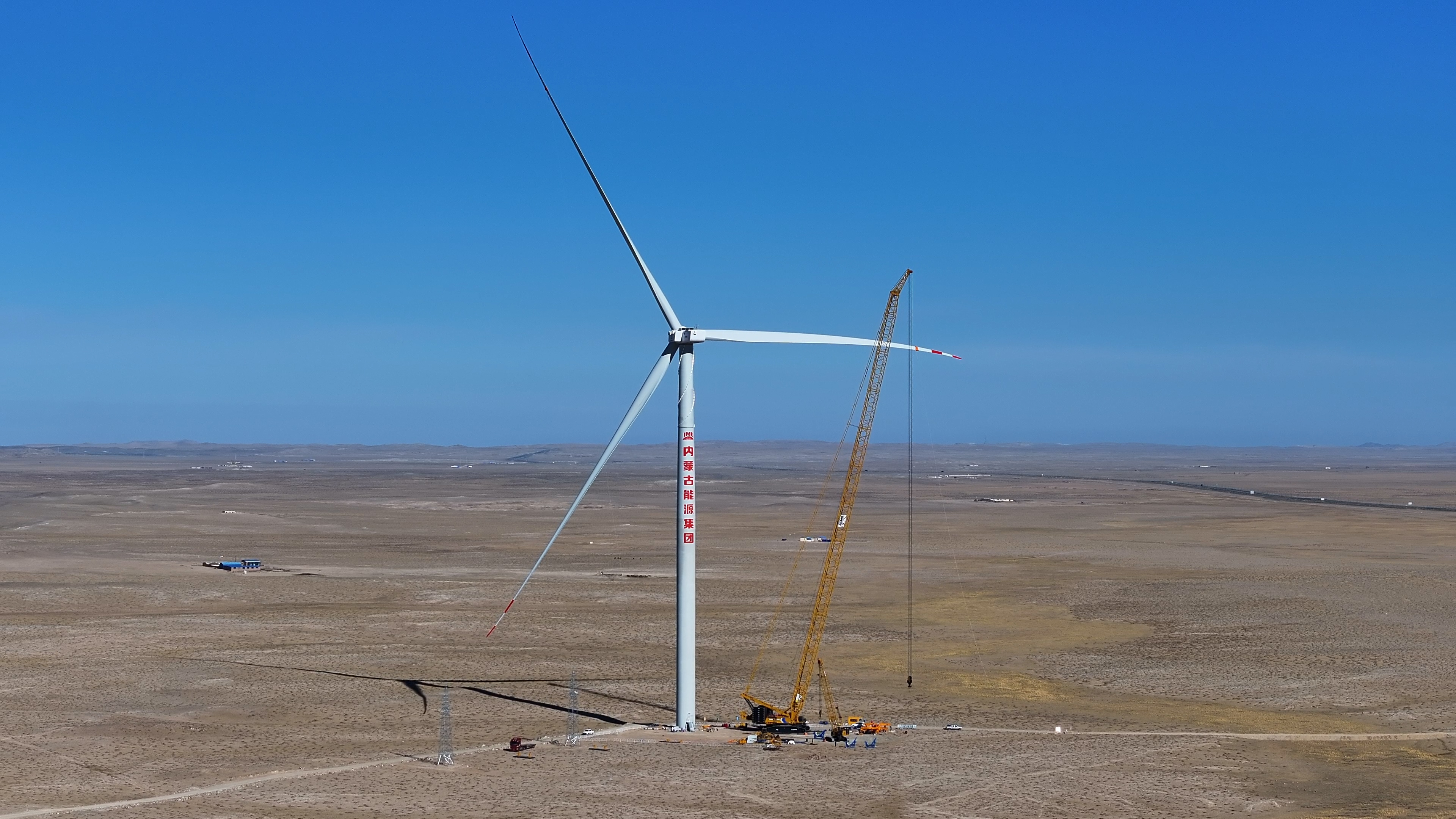 1300吨级新品风电首秀！九洲国际千吨级起重机再添实力干将