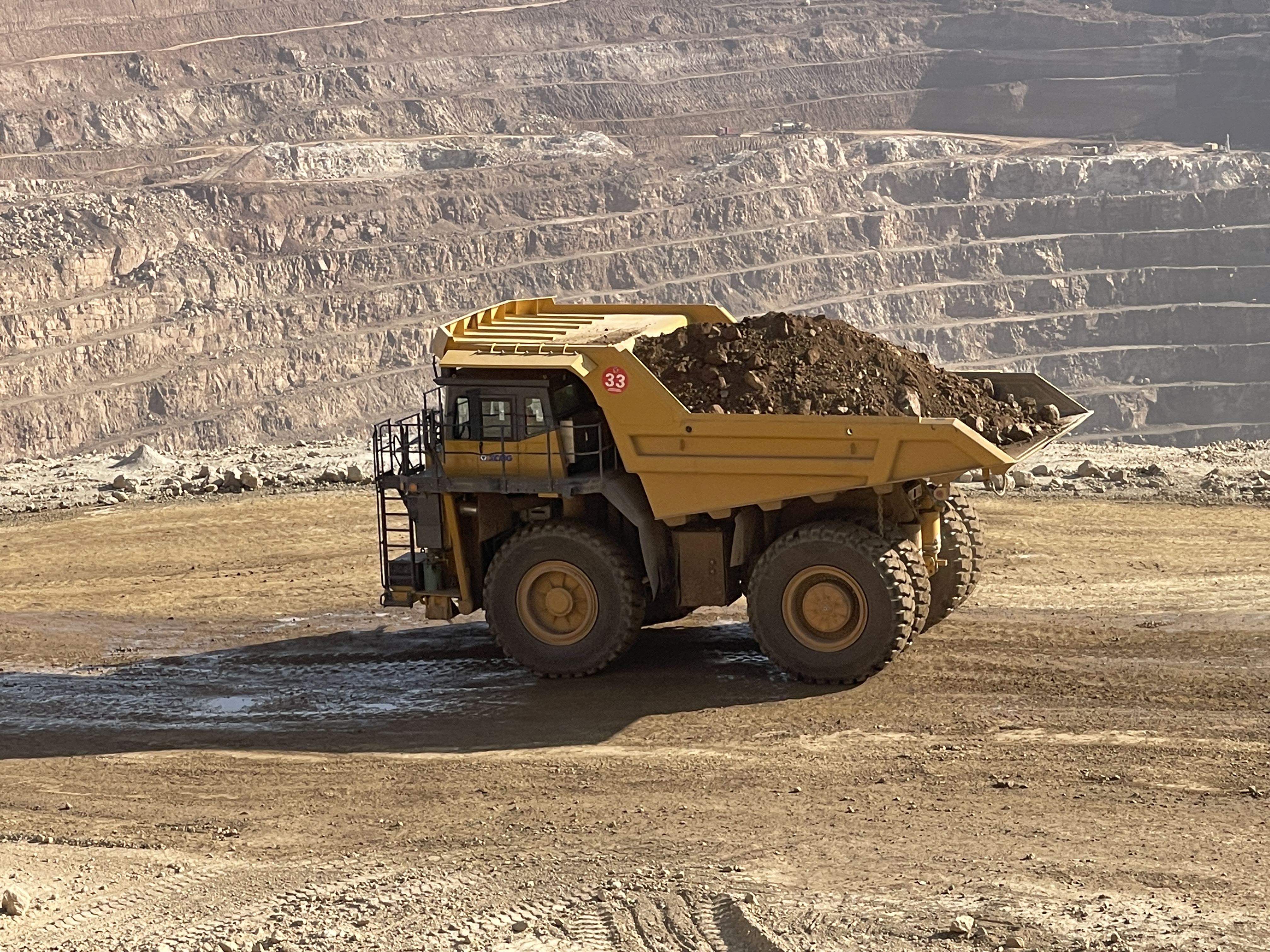 九洲国际XDE130双桥刚性矿车效能非凡！！！