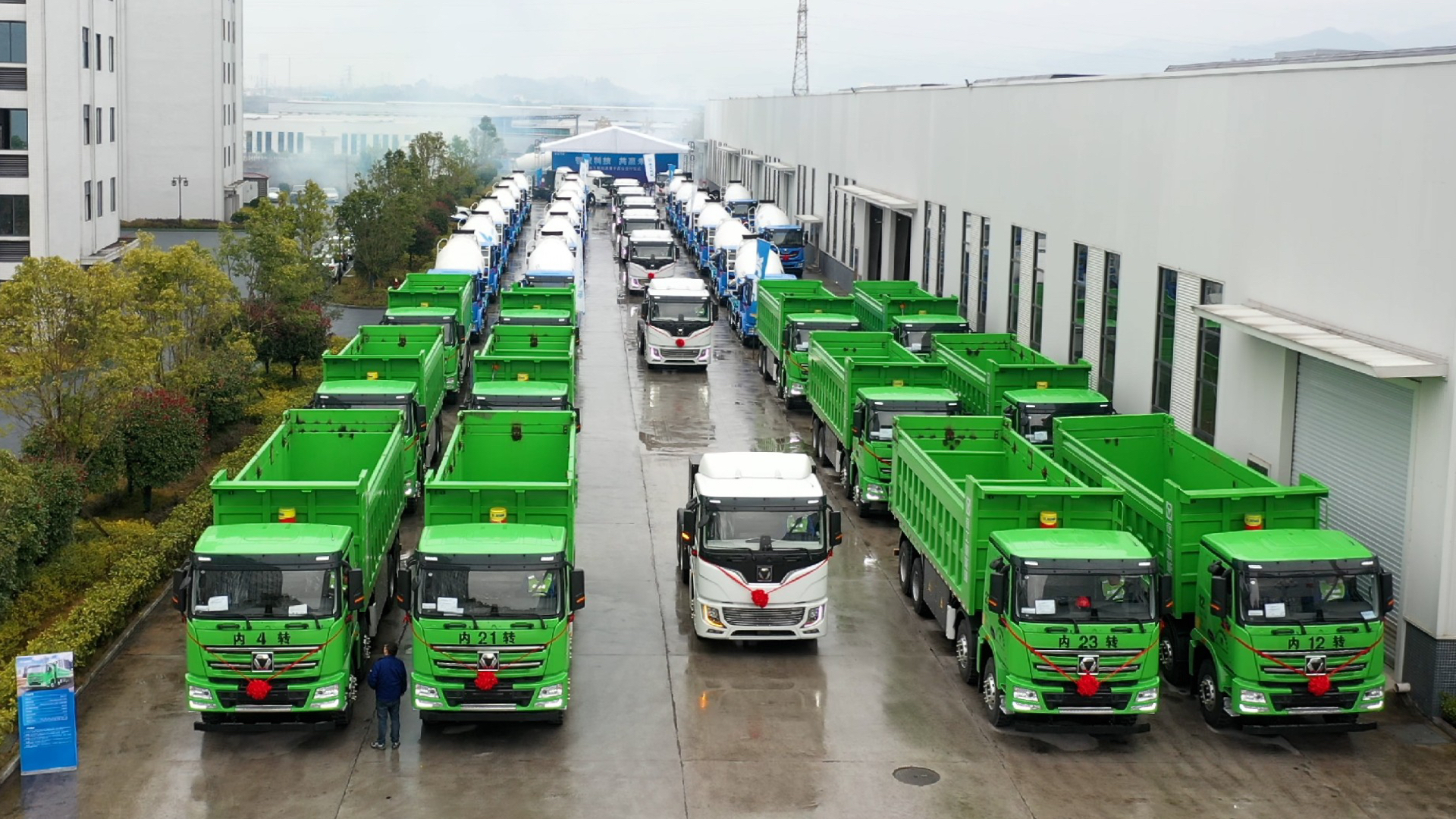  百台九洲国际新能源成套化运输装备交付盛况直击