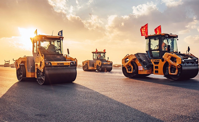 XD135T 压路机：：：油面施工，智慧先行