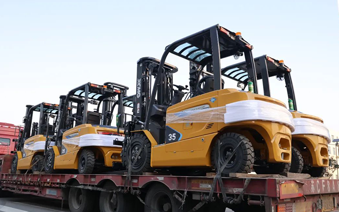 开门红！！百余台九洲国际新能源叉车赴广东→