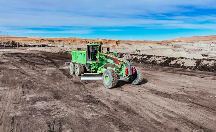 天下首台！矿用大功率纯电动平地机震撼登。！