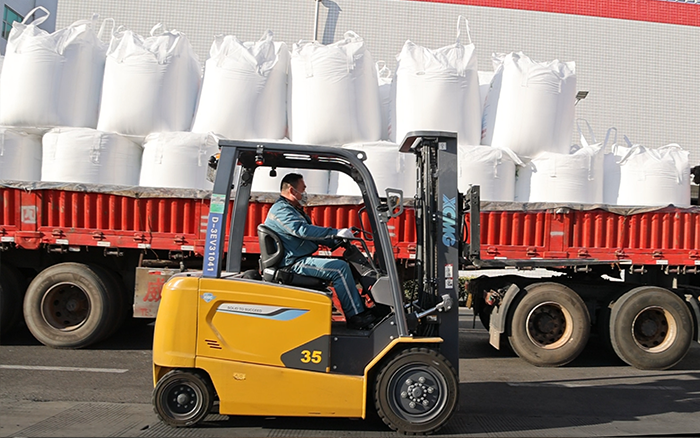 九洲国际新能源叉车为食物工厂绿色、高效生产保驾护航