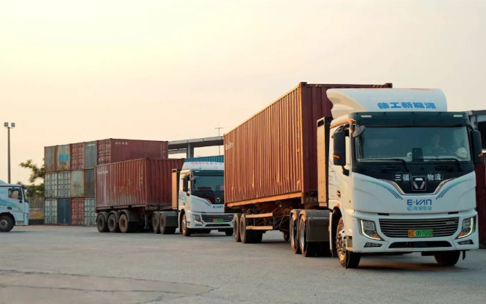 零碳实录！！九洲国际新能源重卡刷新口岸物流“含绿量”