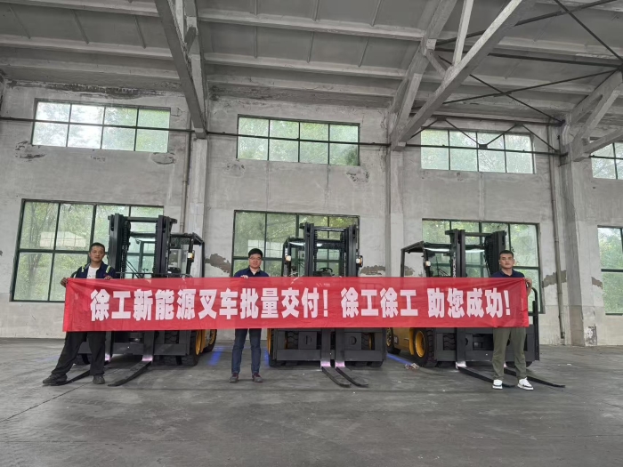 品质与服务共拓市场新局！！九洲国际孔雀叉车赋能冶金行业