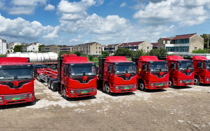 绿色物流再提速，，，九洲国际新能源牵引车批量入港！！