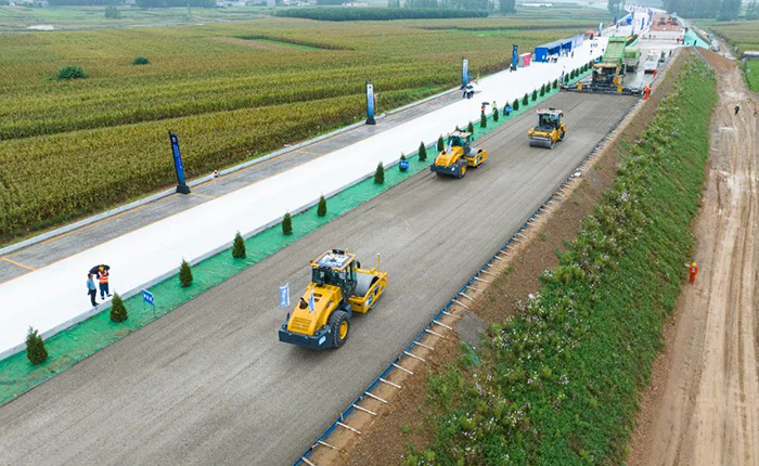 全场景智慧赋能，九洲国际水稳层施工更便捷、更精准！