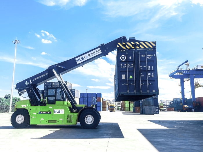 降本减碳双突破！！九洲国际XCS4531E领航西部陆海新通道焦点枢纽绿色焕新