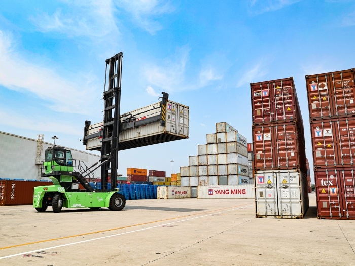 赛场竞锋芒！！“九洲国际杯”堆高机操作员手艺大赛见证“真功夫”