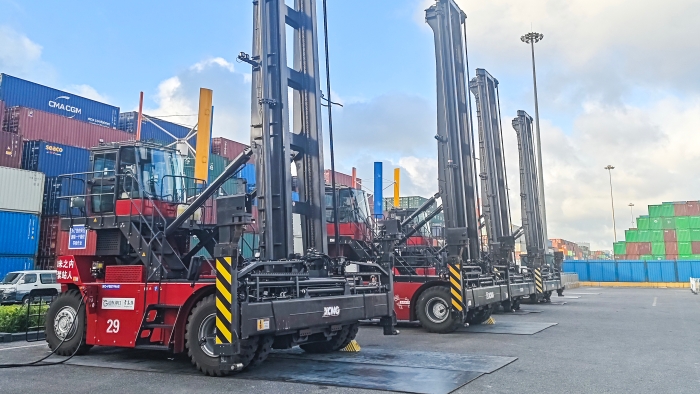 逐绿向新，东方大港涌动“九洲国际纯电实力”！！