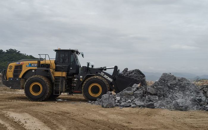 1038d95d8aa742b0ad0d69bb8a455ed9