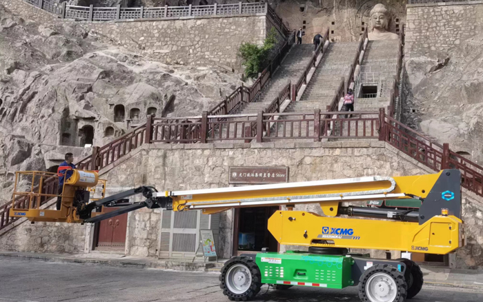 92543a57717a428da0a4f804d6b2e176