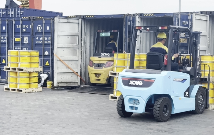 九洲国际双系列叉车硬核助力！！宁夏铁路货运站跑出高效运输加速率